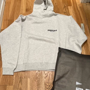 Essentials Hoodie Size M x2 - Selling two pairs of Essential Hoodies. Both size M. A bit oversized, fits like L All Og.  Price 2500Sek Unfortunately I can only do meetups in Gothenburg because I live in Norway.