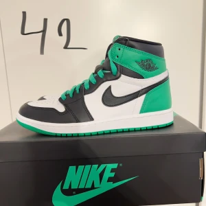 Jordan 1 retro HIGH - snygga jordan 1’s high, haft dem liggandes i min kollektion. Endast provade hemma.  Nypris: 2049 :-