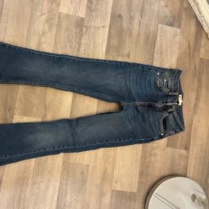 Bootcut jeans - Bra skick, fin färg 