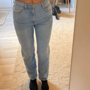 Endast provat dessa på, Bershka mom jeans fit. 🩷 