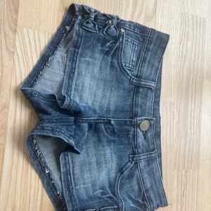 Super fina shirts - Super snygga shorsts med söta deltaljer