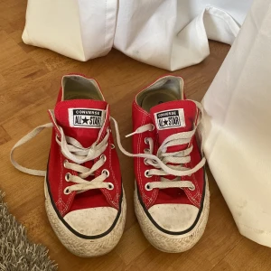 Röda converse - Perfekt till våren och sommar!