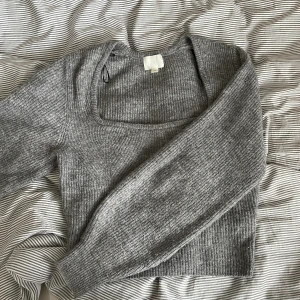 Stickad tröja - Sällan använd, bra skick! 