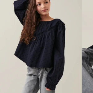 Blus - Säljer denna fina  blus från Gina Young, i storlek 170 aldrig använd prislapp är kvar köpt för 250kr 💗 använd gjörna köp nu 