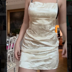 SOMMARKLÄNNING  - Så fin i nyskick!