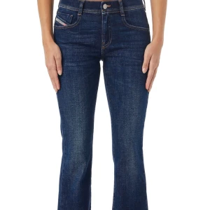 Diesel jeans 1969 d-ebbey  - Supersnygga diesel jeans som inte kommer till användning, väl använda men inget som märks.Nog långa  på mig som är 175, köpta för 1699. 