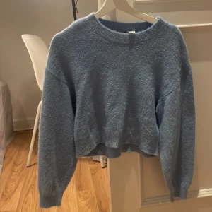 stickad tröja  - Blå stickad tröja i bra 