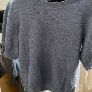 Kortärmad stickad - Fin stickad kortärmad från Vera Moda 💛