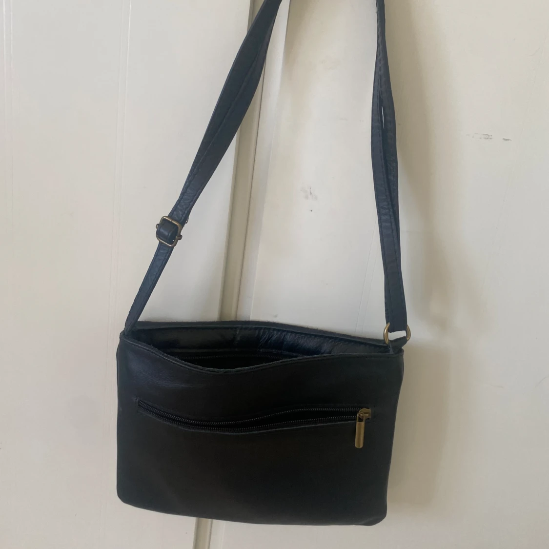 Svart tunn väska - 91