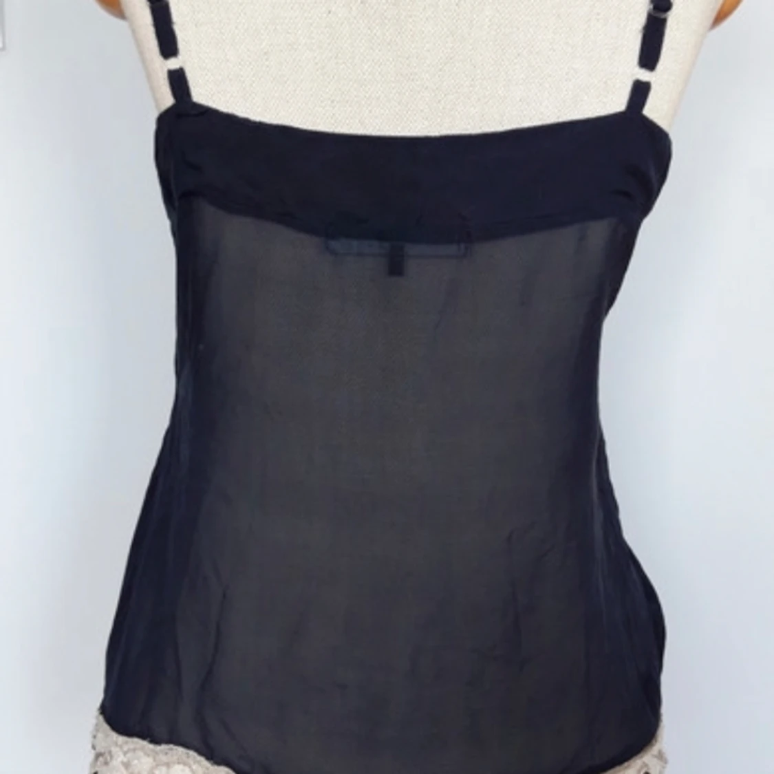 Söt mörkblå spetstopp  - 91