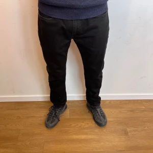 Levi’s 502 - Ett par levi’s 502 , i nyskick endast använda ett fåtal gånger.  Tveka inte på att höra av e vrid frågor eller funderingar!! Mvh/Re:New closet