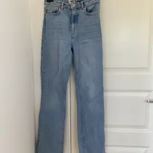 Jeans från Lager 157 i storlek S Använda men i bra skick, inga defekter