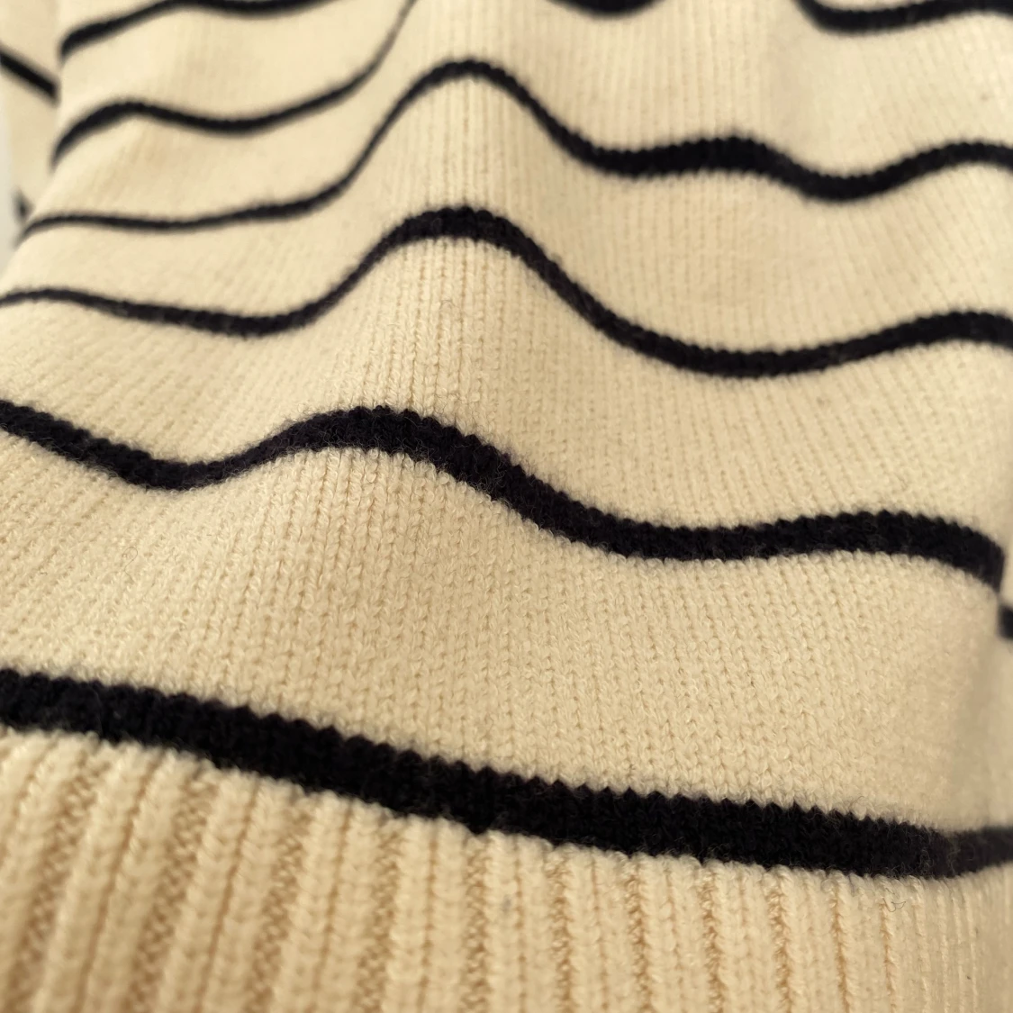 Randig tjocktröja - 91