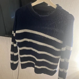 Stickad  - Fin stickad tröja från lager ❤️fin till sommaren 