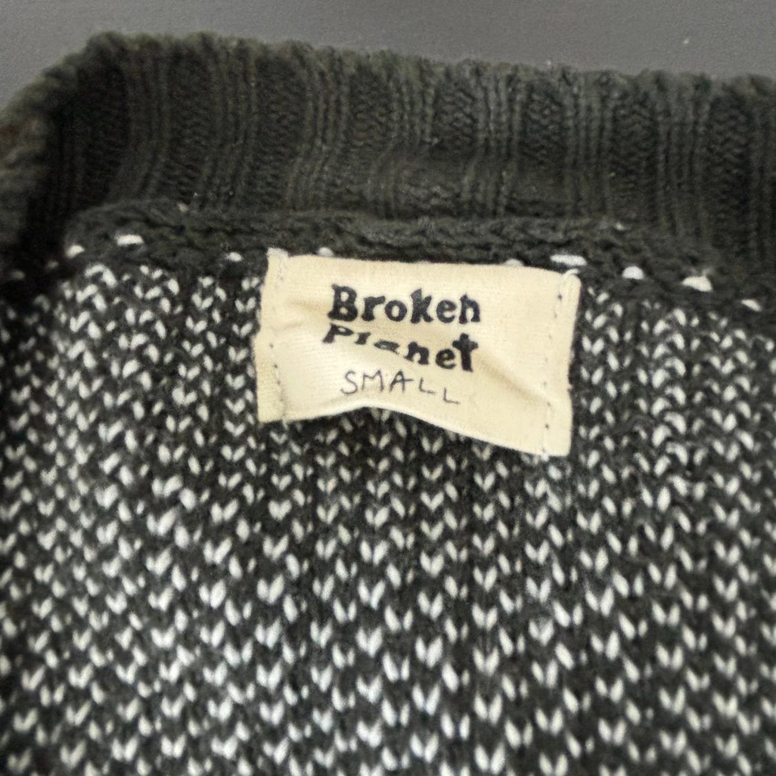 broken planet sweatshirt  - 91