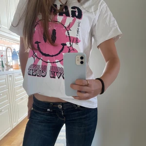 Ganni t-shirt - Säljer denna supersnygga ganni t shirt, byter gärna mot annat, men tar även emot pengar❤️❤️