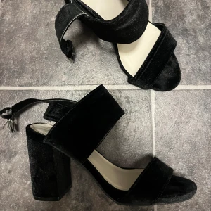 Klackar  - Klackar som inte kommer till användning längre✨