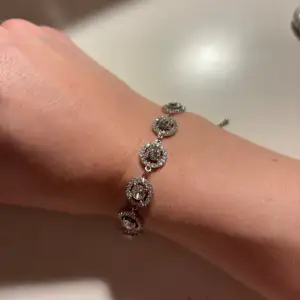 Lily and rose miranda armband i färgen crystal. Inga tecken på användning. Nypris 999kr 