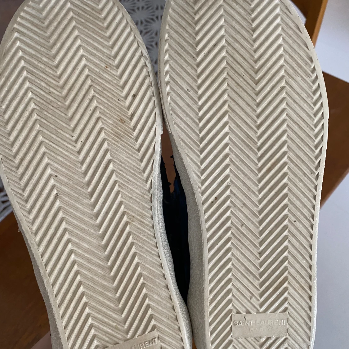 Saint Laurent Sneakers - 92