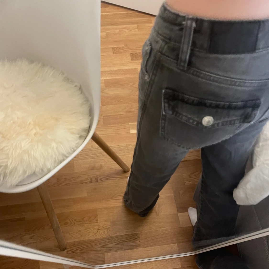 Säljer Gråa Lågmidjade jeans från lager 157!! - 90