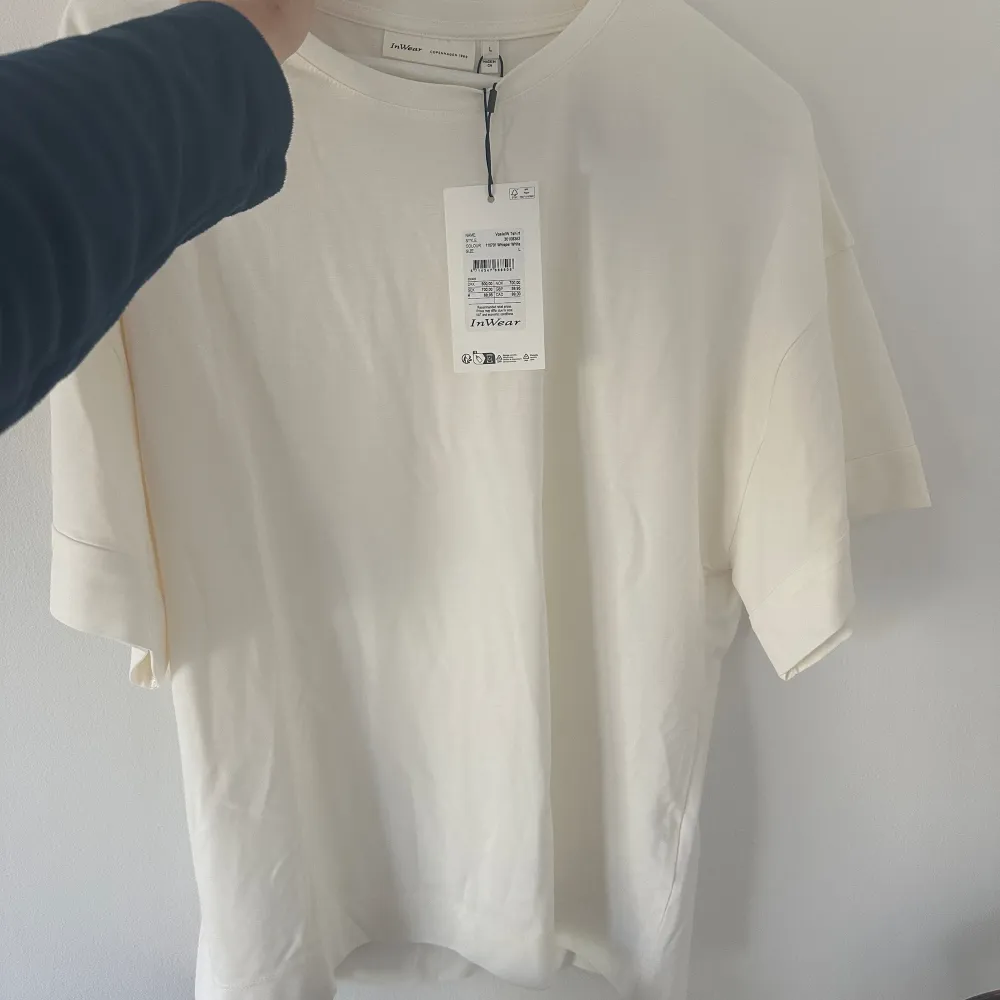 Jätte fin och mjuk T-shirt ifrån Inwear.🌸 original pris 700 kr. . T-shirts.