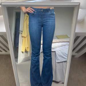 Så fina jeans från Lois i superfint skick!!