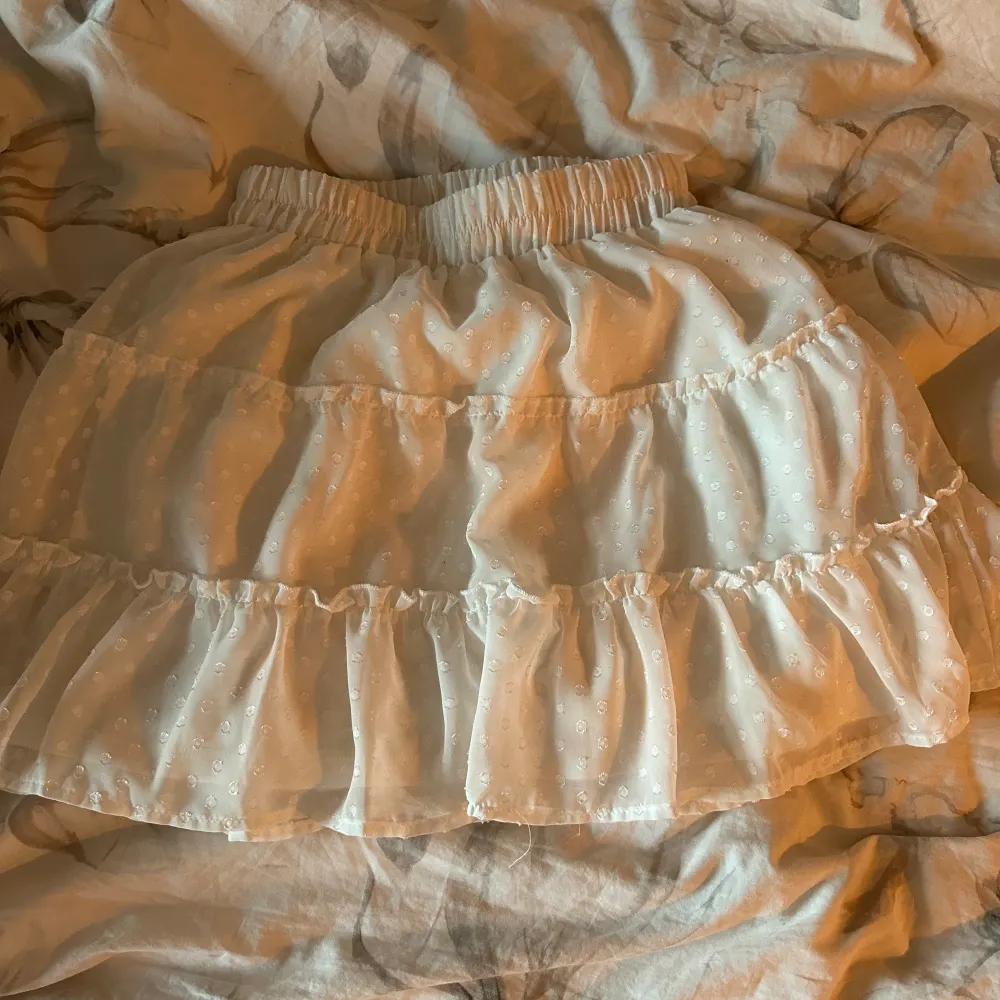 Superfin kjol som inte kommer till användning, köptes på new yorker för ca 2 år sen men knappt använd💕. Kjolar.
