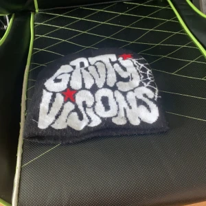 Mössa  - Säljer dena mössa som inte är andvänd. Tar också byten 