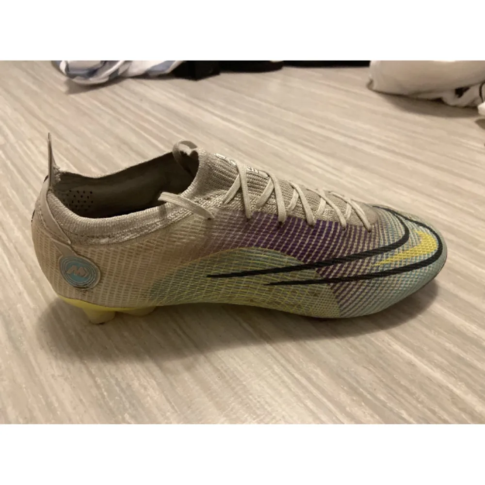 Nike mercurial vapor 14 elite fg Säljer för att jag har nya skor Kan gå ner i pris vid snabb affär  . Skor.