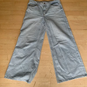 Zara jeans - Bra skick, använd 1 gång