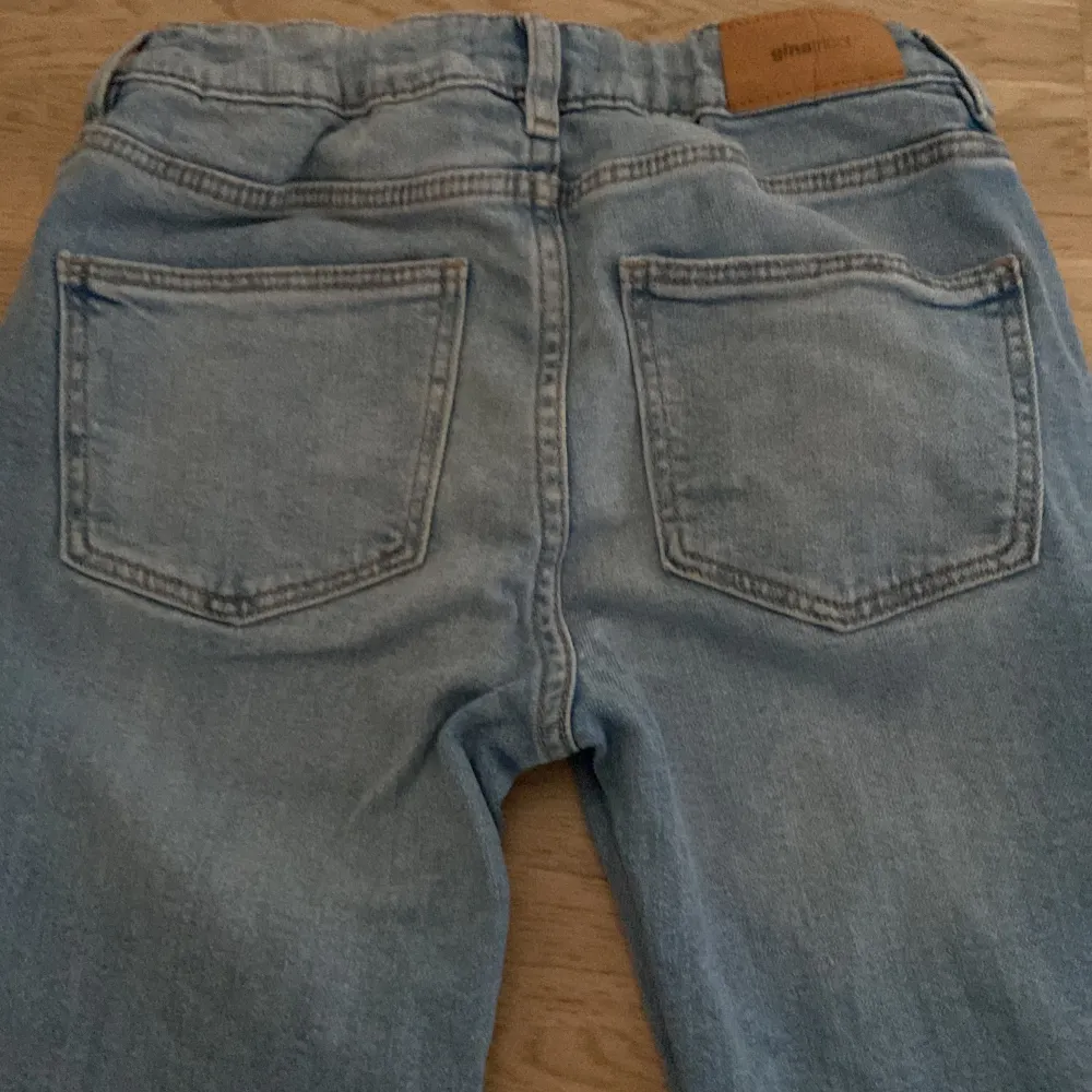 Bootcut Jeans från Young Gina. . Jeans & Byxor.