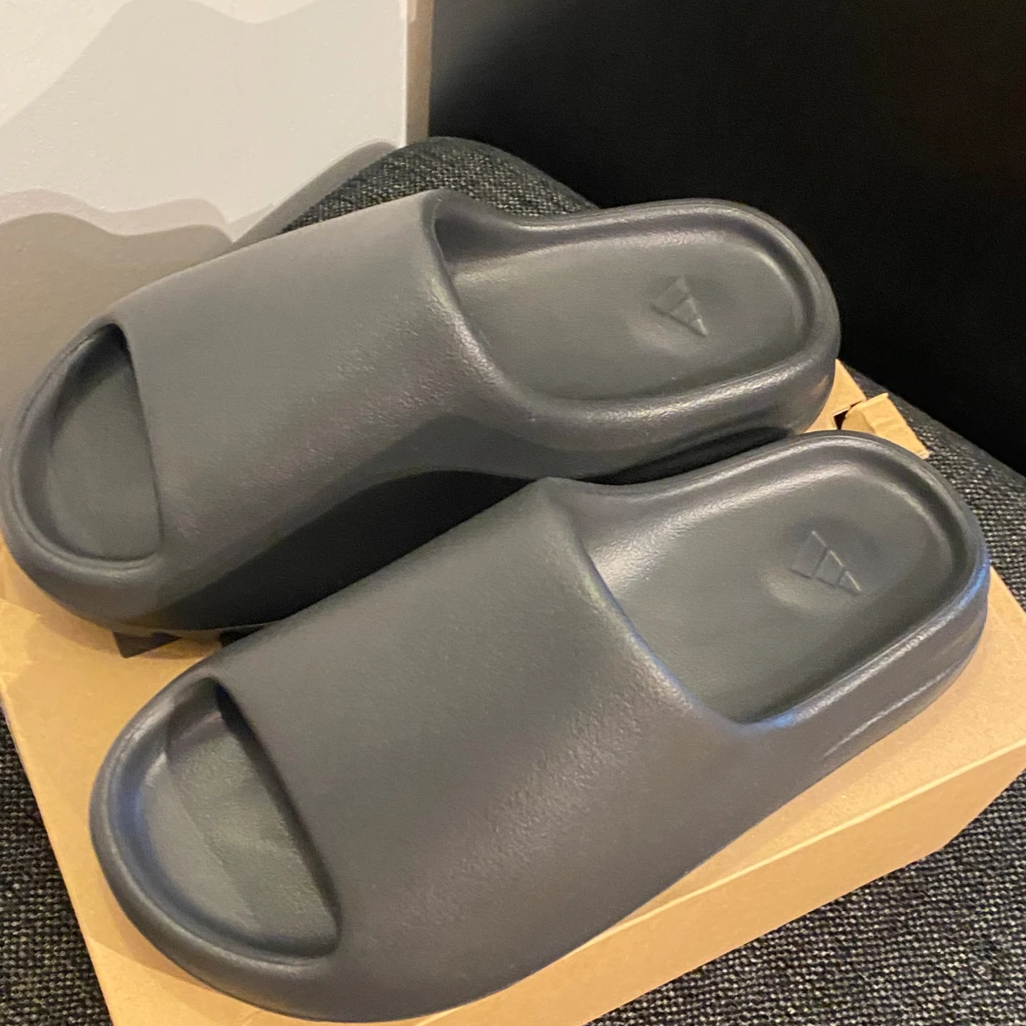 Yeezy slides - 90