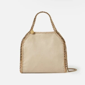 SÖKER stella McCartney falabella väska - Söker stella McCartney falabella mini tote i en av dessa färger🤍 skriv gärna om ni har eller vet någon som säljer🤍