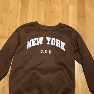 Tjocktröja - Mysig och varm. Nypris 250kr ( när jag köpte den ) 