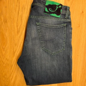 Jacop cohën jeans - Säljer ett par riktigt feta Jacop jeans i ovanlig färg storlek W32 Skick 9/10 använda fåtal gånger  
