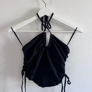 halterneck linne - använd 2 gånger ny skick