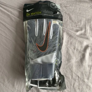 Nike Målvaktshandskar - Öppet packet men aldrig använda   