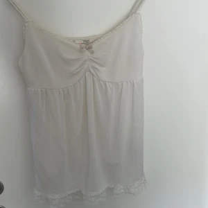 Volang linne Odd Molly  - Jättefint linne från odd Molly i storlek 0 vilket passar Xs och S. Knappt använt. Kom privat för mer bilder💕priset kan diskuteras