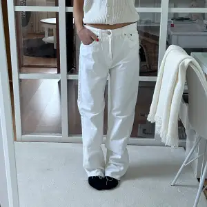 Vita oversized jeans från zara, jag är 1,66