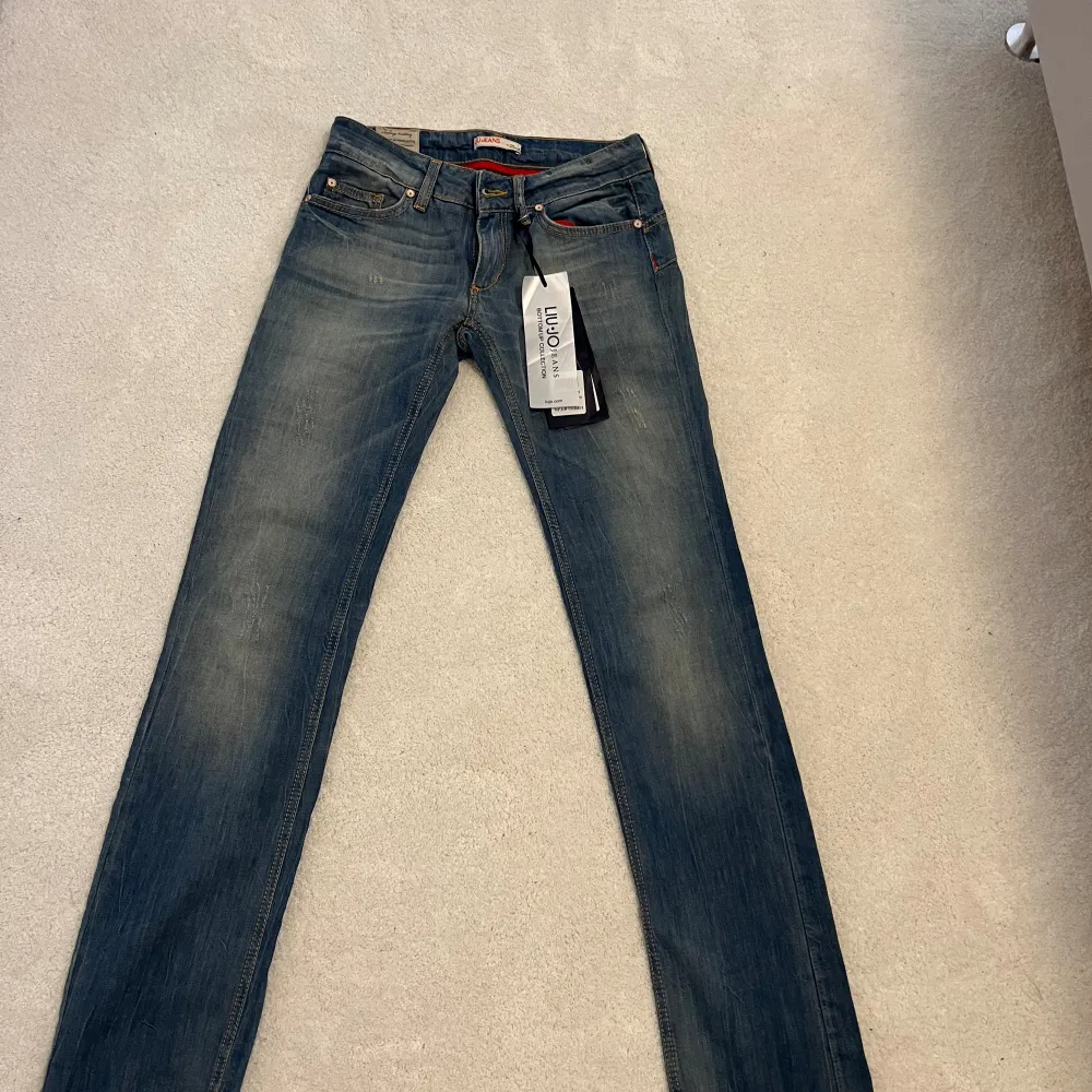 Low waist jeans i storlek 26US. Märke Liu Jo, oanvända med prislapp kvar💗. Jeans & Byxor.