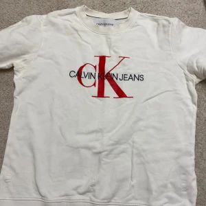 Calvin klein tröja - En stilren tröja från calvin clein