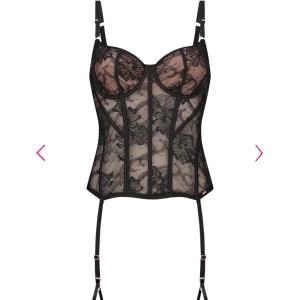 Korsett  - Säljer denna jätte fina korsett var av att jag har två stycken, den är helt ny och oanvänd med prislappen kvar, skriv privat för mer bilder💕 Ny pris 849kr