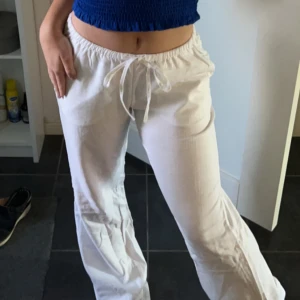 Linnebyxor  - Nu säljer jag mina superfina linnebyxor då de inte kommer till användning längre💕💕De är lite upplagda i benen eftersom de var för långa för mig☺️