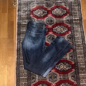 Diesel jeans - Säljer nu mina diesel jeans köpta i Paris. Skicket är bra och passformen är slim, för fler frågor eller funderingar skriv PM✌️W29 L32