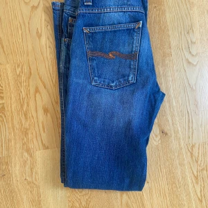 Nudie jeans - Blåa Nudie jeans utan några defekter.  W32 L34 Slim Jim