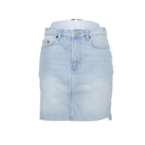 Jeanskjol - Jeanskjol som är för liten för mig❣️ 