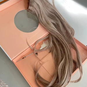 Äkta löshår från rapunzel - Äkta blond löshår från rapunzel, använd 3 gånger, säljer för att jag bytt hårfärg