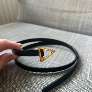 Bottega Veneta skärp - Bottega veneta skärp Storlek 75 I mycket bra skick Ett extra hål har gjorts Köpt för ca 3700
