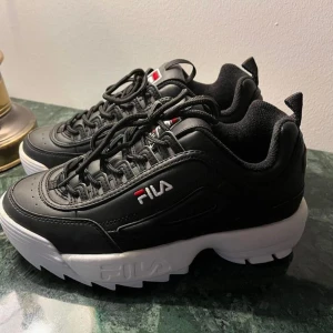 Nya Fila skor - Säljer mina helt oanvända Fila skor