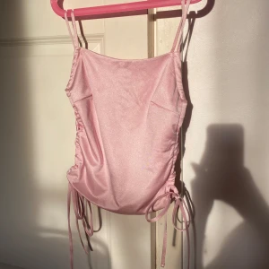 Rosa topp - Bra skick! Använd endast en gång 💖💗🌸✨